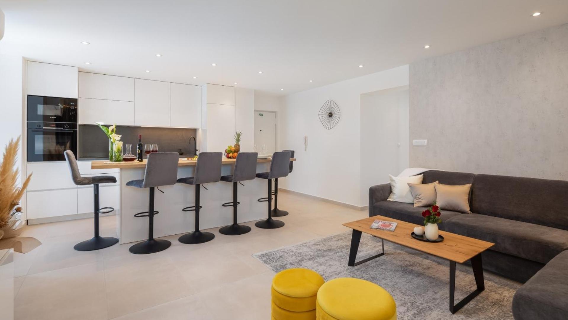 Luxury Apartment Silvery In Split Center With Jacuzzi, Sauna And Parking Екстериор снимка