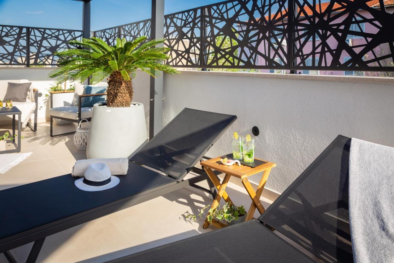 Luxury Apartment Silvery In Split Center With Jacuzzi, Sauna And Parking Екстериор снимка