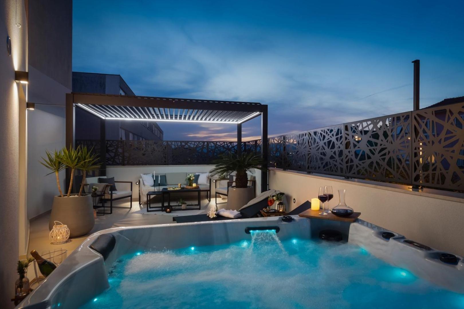 Luxury Apartment Silvery In Split Center With Jacuzzi, Sauna And Parking Екстериор снимка