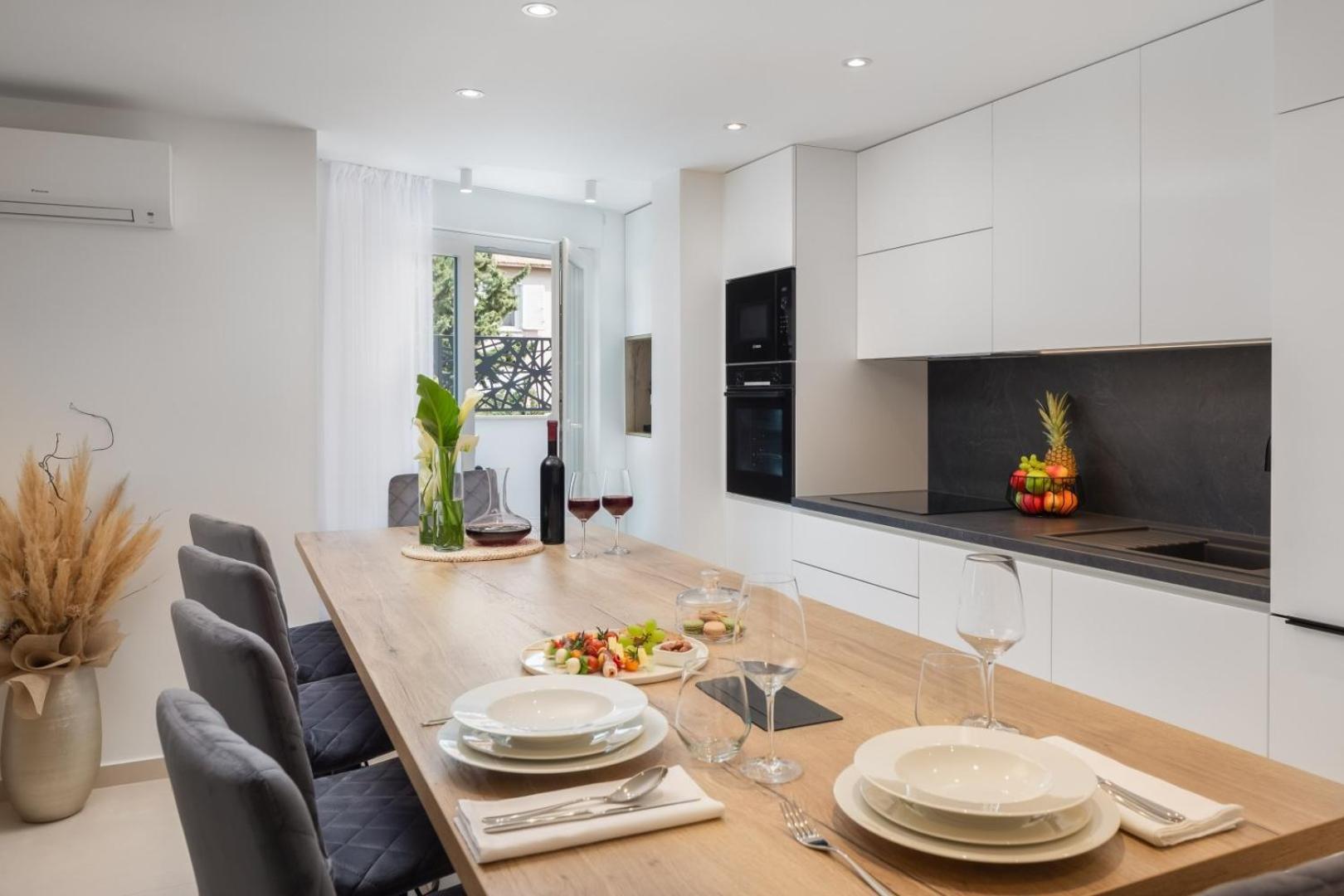 Luxury Apartment Silvery In Split Center With Jacuzzi, Sauna And Parking Екстериор снимка